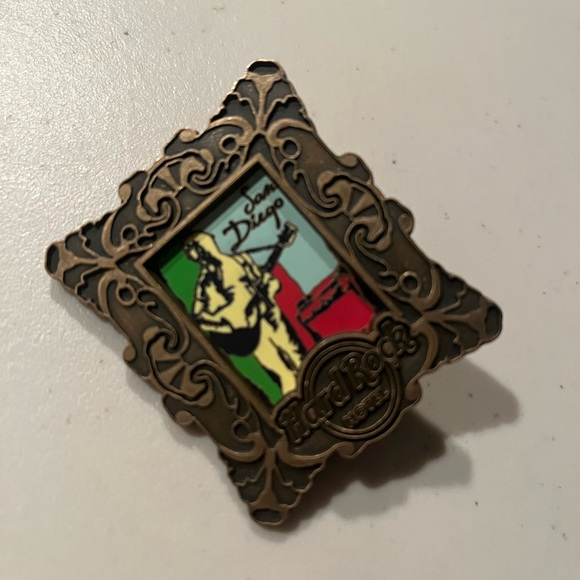 Hard Rock San Diego Pin - Picture 2 of 5